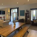 Honey Barn - Large Barn In The Countryside! Holiday home