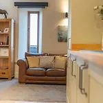 Honey Barn - Large Barn In The Countryside!