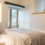 Honey Barn - Large Barn In The Countryside!