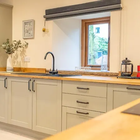 Honey Barn - Large Barn In The Countryside! Skelsmergh