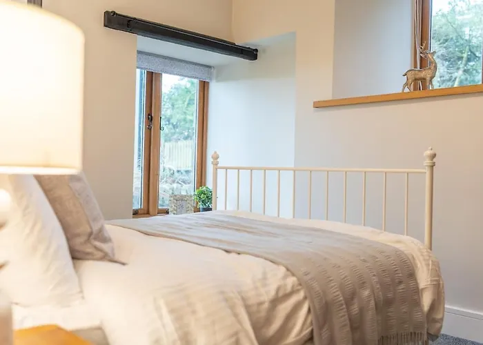 Honey Barn - Large Barn In The Countryside!